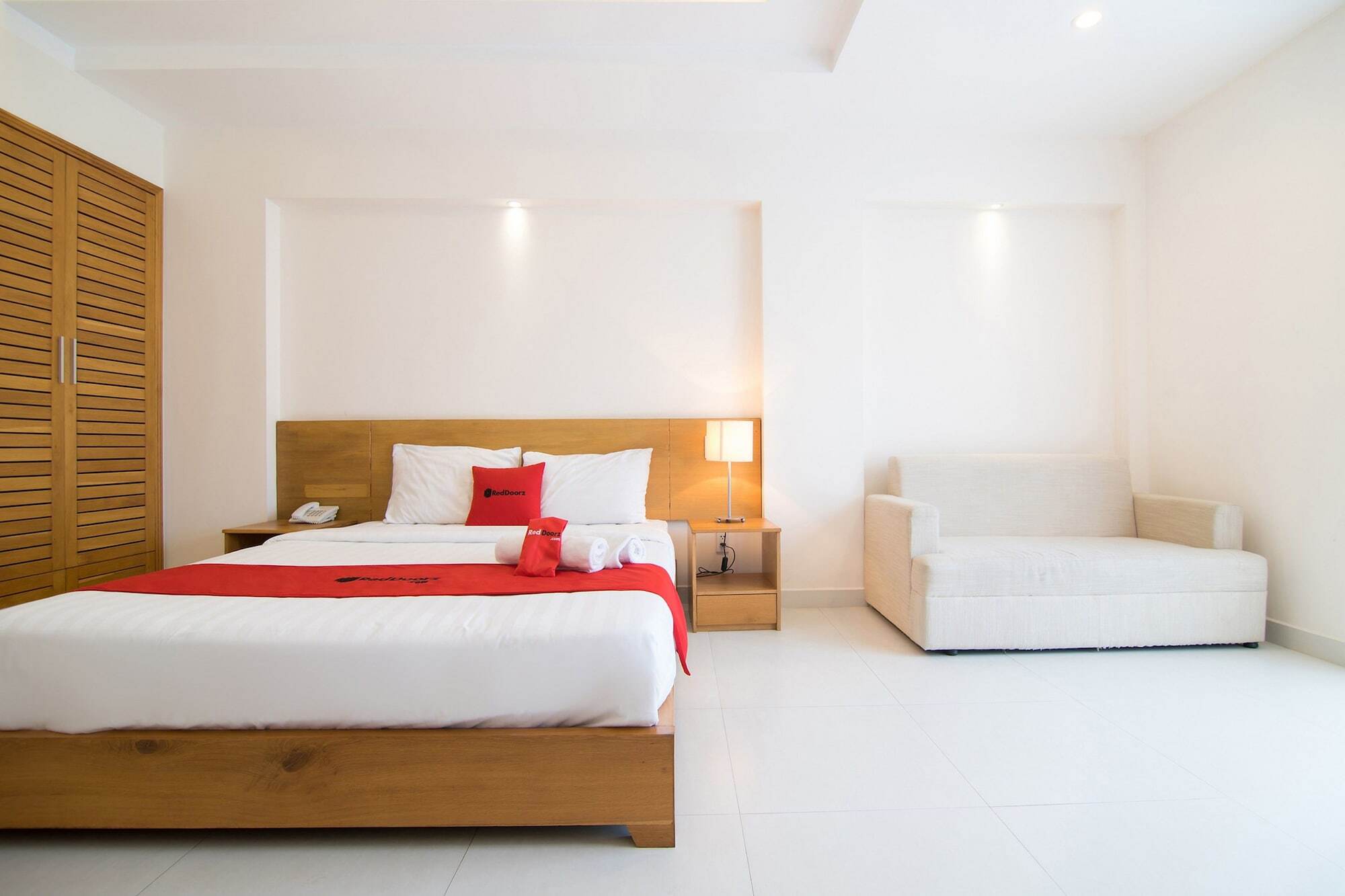 Reddoorz Plus Near Secc D7 胡志明市 外观 照片